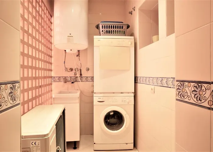 R15 Side 3 Bedroom Flat アパート *