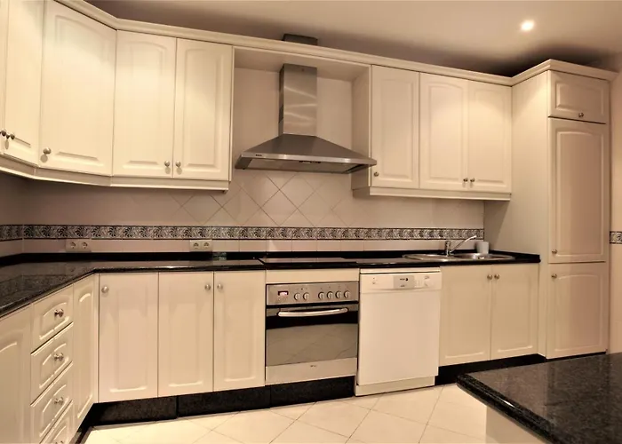 R15 Side 3 Bedroom Flat * マルベーリャ