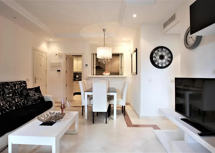 アパート R15 Side 3 Bedroom Flat *